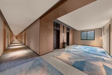 هتل Holiday Inn Express Wawu Mountain, An Ihg
