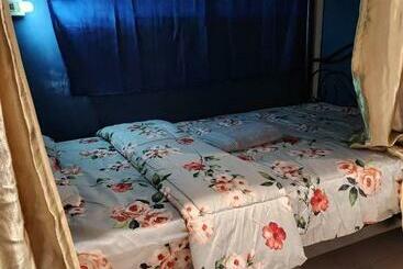 Khaosan Pearl Hostel