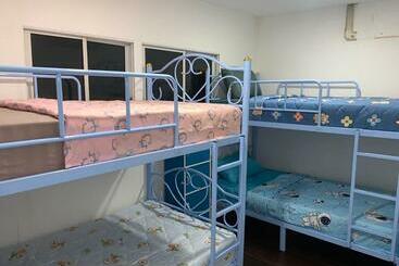 Khaosan Pearl Hostel