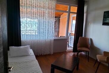 Kumsal Otel