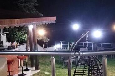 Kumsal Otel