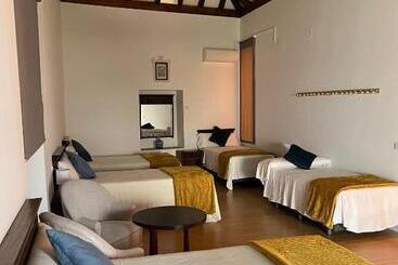 پانسیون Clarisas Suites