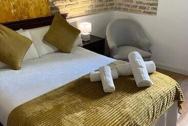פנסיון Clarisas Suites