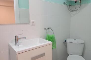 تختخواب و صبحانه Amroom   Santander