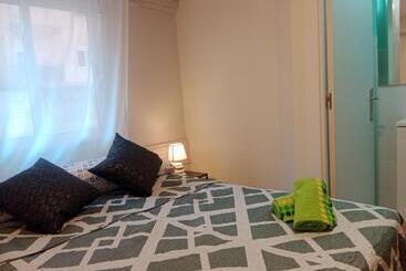 تختخواب و صبحانه Amroom   Santander