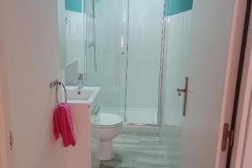 تختخواب و صبحانه Amroom   Santander