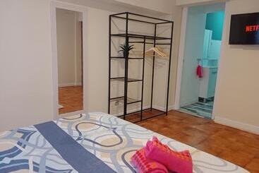 تختخواب و صبحانه Amroom   Santander