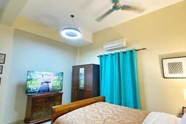 هتل Green Oasis