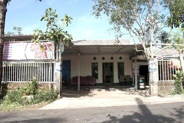 هتل Spot On 92699 Irish Irish Homestay