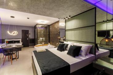 Medieval Motel Spa