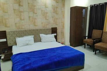 هتل Mayur Palace Two