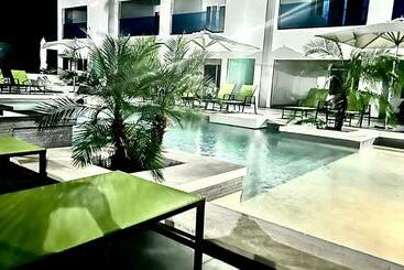 استراحتگاه Morgans Cliff Villa