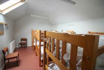הוסטל Highlander Bunkhouse