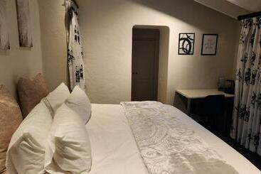 تختخواب و صبحانه Rest&relax Guesthouse