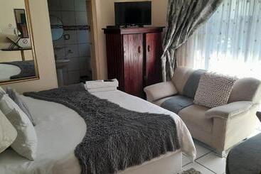 تختخواب و صبحانه Umqhele Guest Lodge