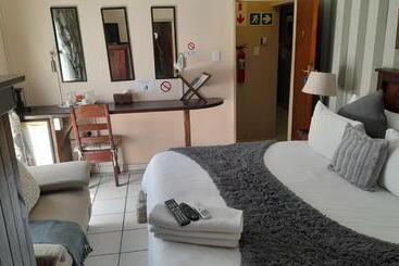 تختخواب و صبحانه Umqhele Guest Lodge