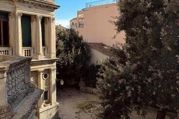 پانسیون Palazzo Lucangeli