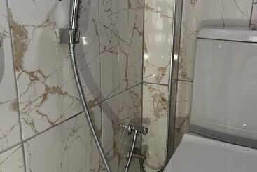 Queen Ci̇ty Hotel And Bungalov
