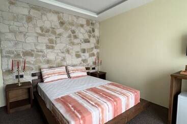 Queen Ci̇ty Hotel And Bungalov