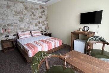 Queen Ci̇ty Hotel And Bungalov