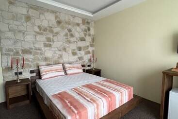 Queen Ci̇ty Hotel And Bungalov