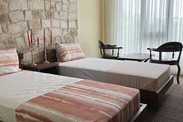 Queen Ci̇ty Hotel And Bungalov
