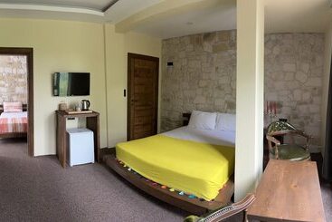 Queen Ci̇ty Hotel And Bungalov