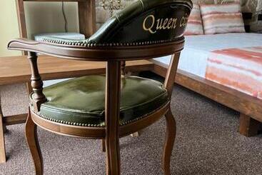 Queen Ci̇ty Hotel And Bungalov