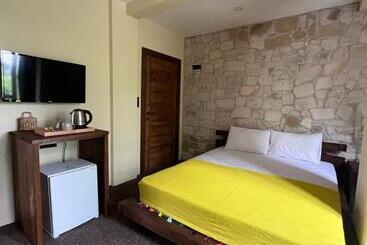 Queen Ci̇ty Hotel And Bungalov