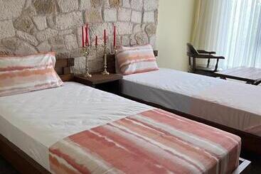 Queen Ci̇ty Hotel And Bungalov