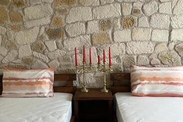 Queen Ci̇ty Hotel And Bungalov