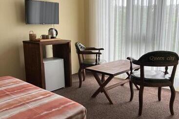 Queen Ci̇ty Hotel And Bungalov