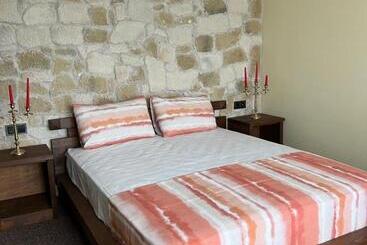Queen Ci̇ty Hotel And Bungalov