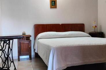 ベッドアンドブレックファースト Il Villino Della Nonna