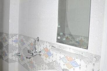 Dev Hotel Mansarovar