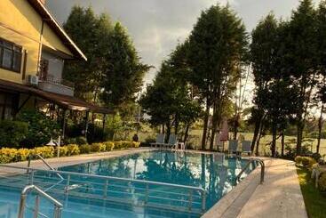 Four Season Villa Apart