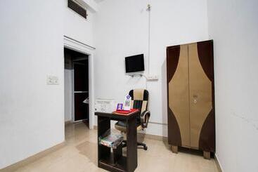 Dev Hotel Mansarovar