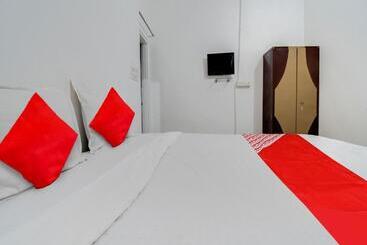Dev Hotel Mansarovar