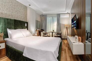 هتل La Mia Suites