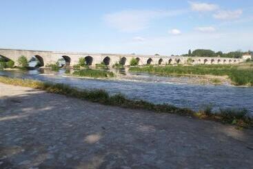 La Voûte, Nuit Insolite Au Château De Beaugency