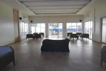 پانسیون Budget Condo 2 Bedrooms