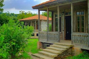 پانسیون Thea S Ethnographic Guesthouse