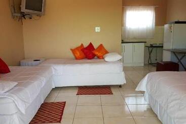 تختخواب و صبحانه Eagle S Nest Guest House
