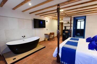 Casa Moseua Hotel Boutique