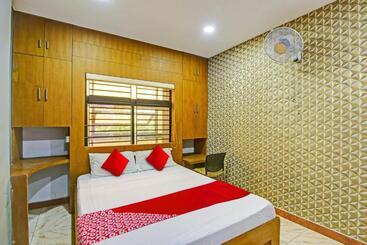 هتل Super Oyo Flagship Karipur Residency