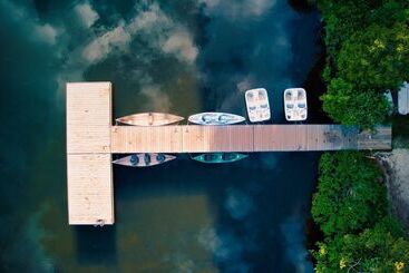 استراحتگاه Suites Sur Lac