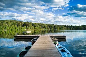 استراحتگاه Suites Sur Lac