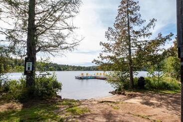 استراحتگاه Suites Sur Lac