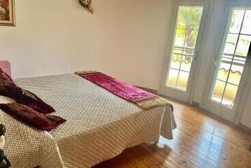 تختخواب و صبحانه La Casa Di Laura