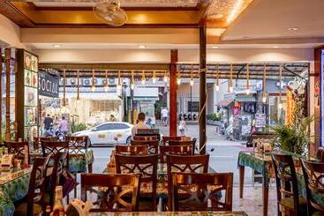 هاستل Patong Social Hotel & Restaurant